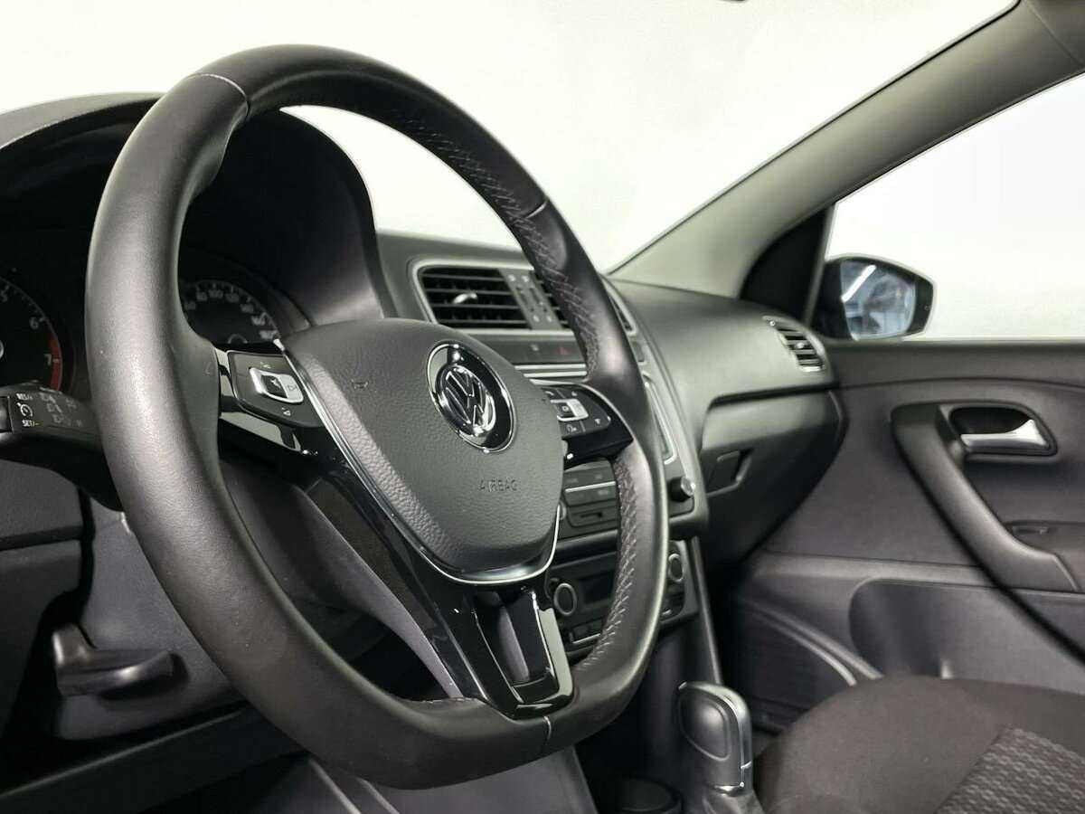 Volkswagen Polo, 2019 Фото №14