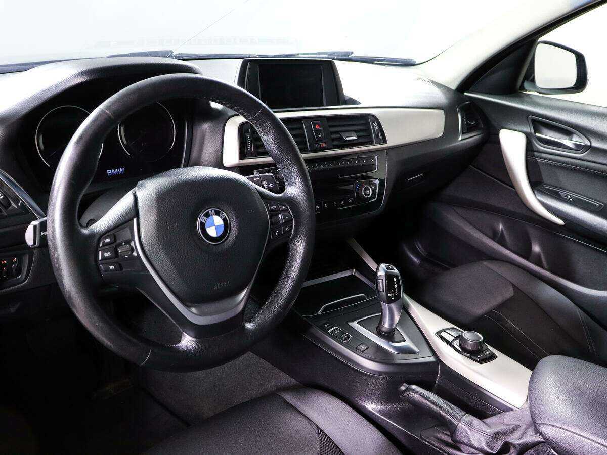 BMW 1 серии 118i, 2018 Фото №12