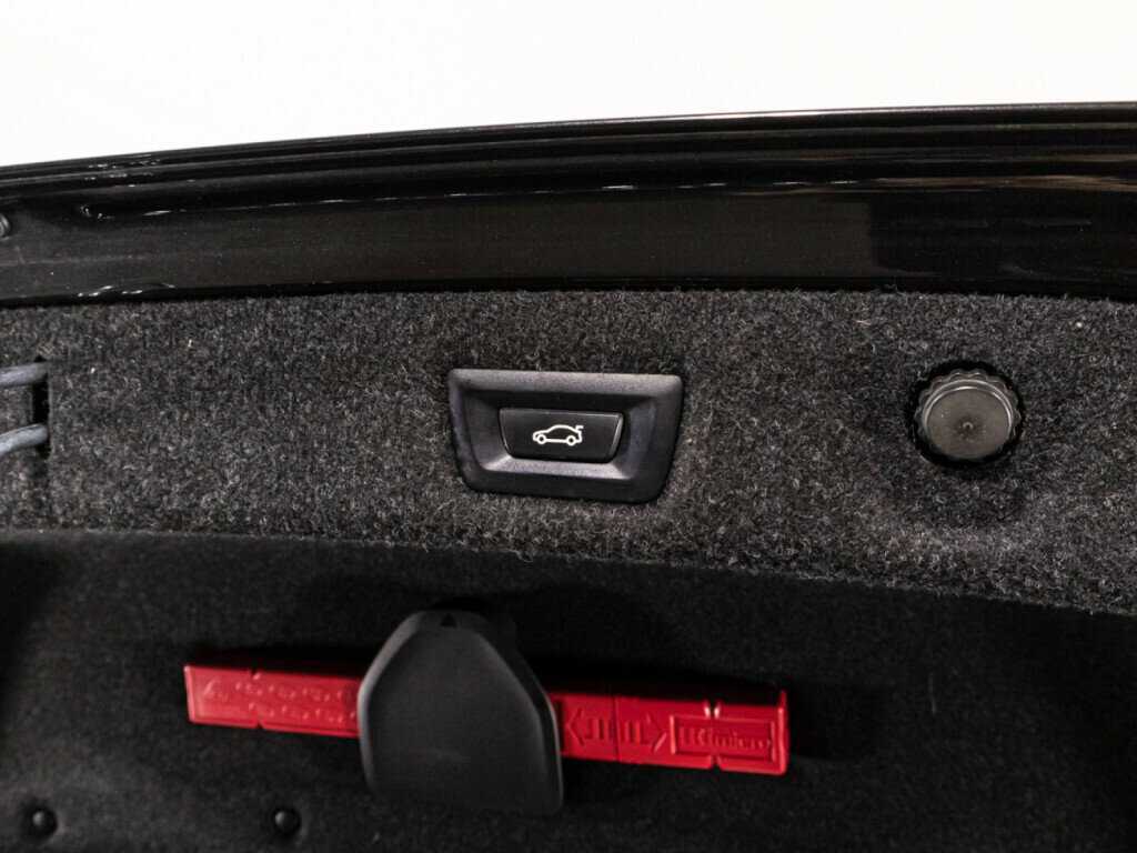 BMW 5 серии 520d, 2019 Фото №16