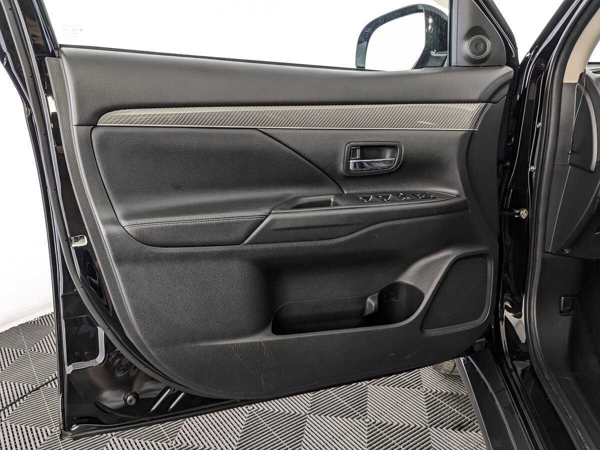 Mitsubishi Outlander, 2022 Фото №15