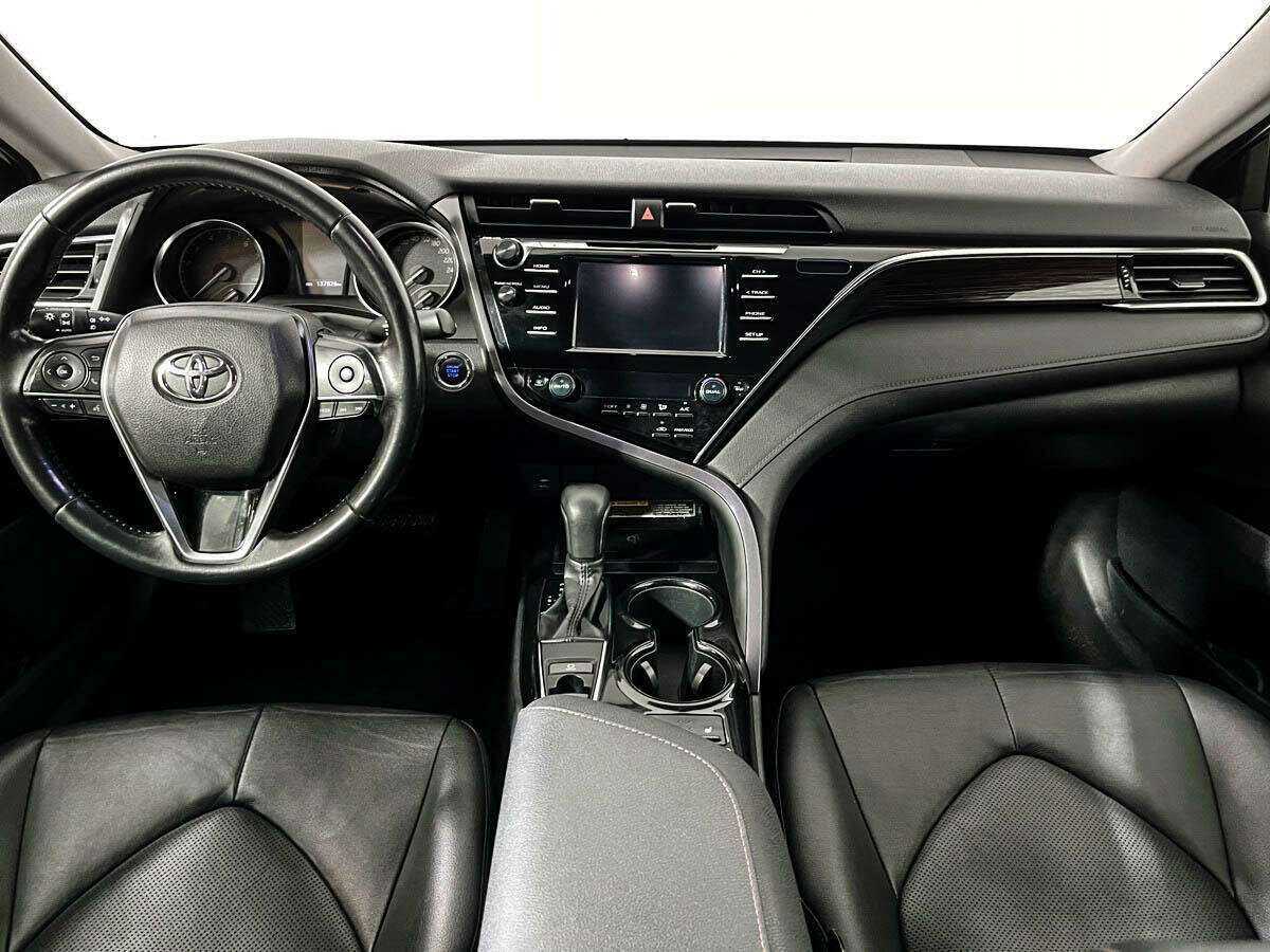 Toyota Camry, 2018 Фото №12