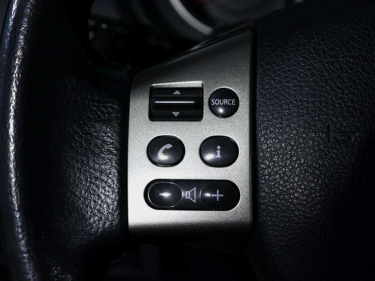 Nissan Tiida, 2012 Фото №18