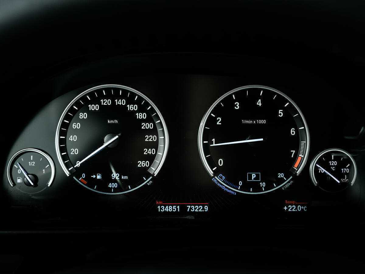 BMW 5 серии 520i, 2014 Фото №9