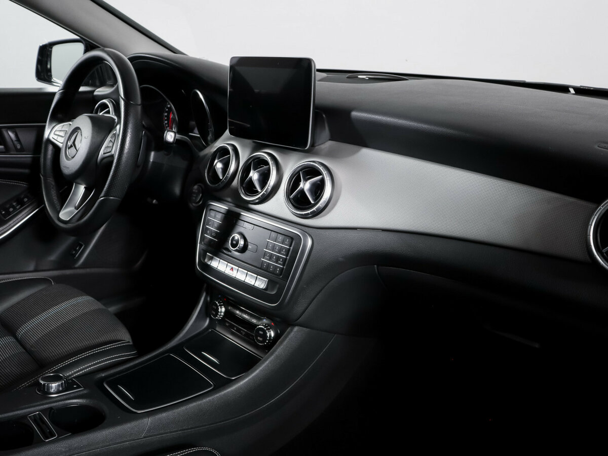 Mercedes-Benz CLA 200 I (C117, X117) Рестайлинг, 2017 Фото №7