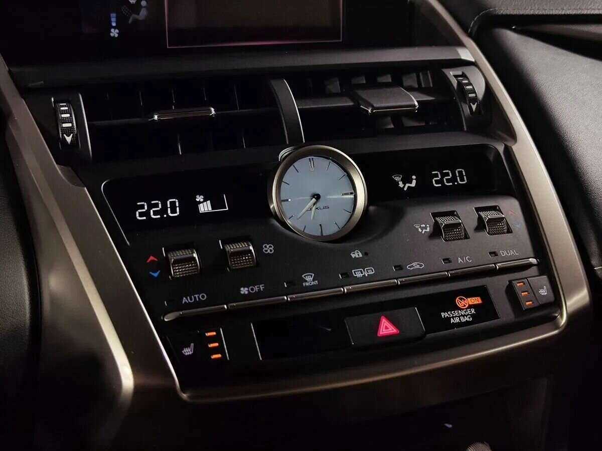 Lexus NX 200, 2018 Фото №16