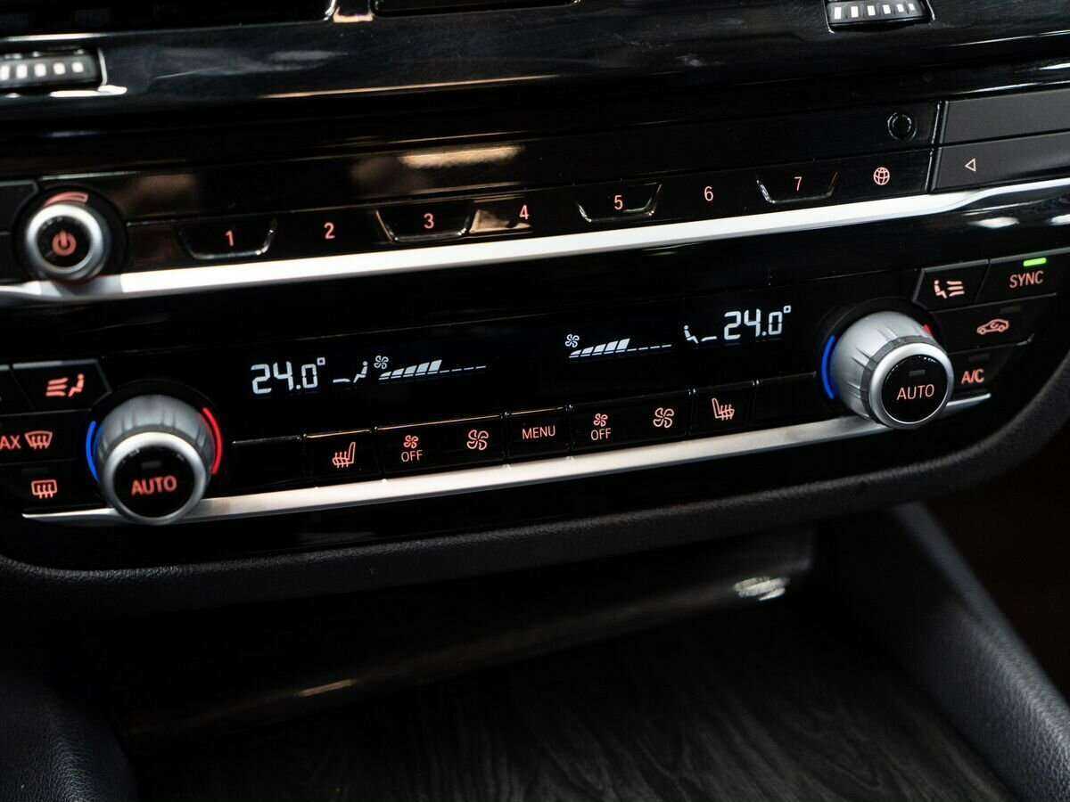 BMW 5 серии 520d, 2019 Фото №11