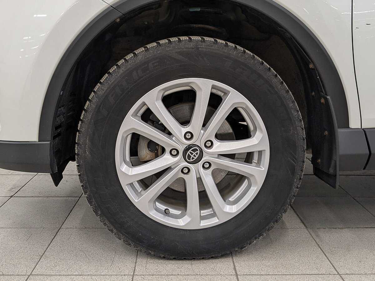 Toyota RAV4, 2017 Фото №12