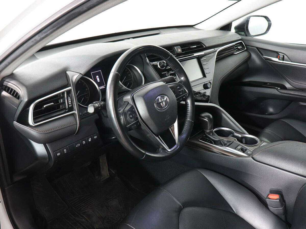 Toyota Camry, 2019 Фото №8