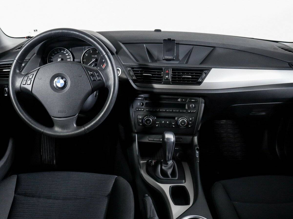 BMW X1 18i, 2014 Фото №9