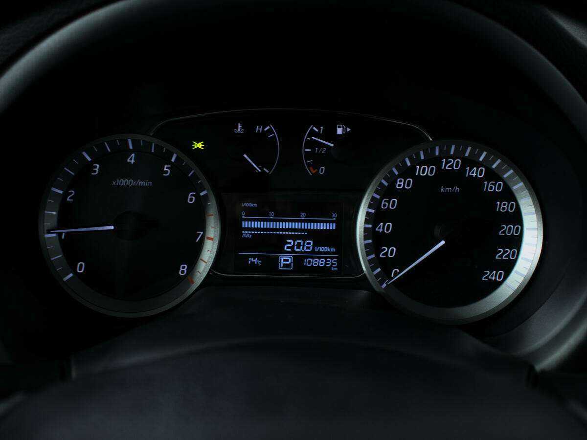 Nissan Tiida, 2015 Фото №11