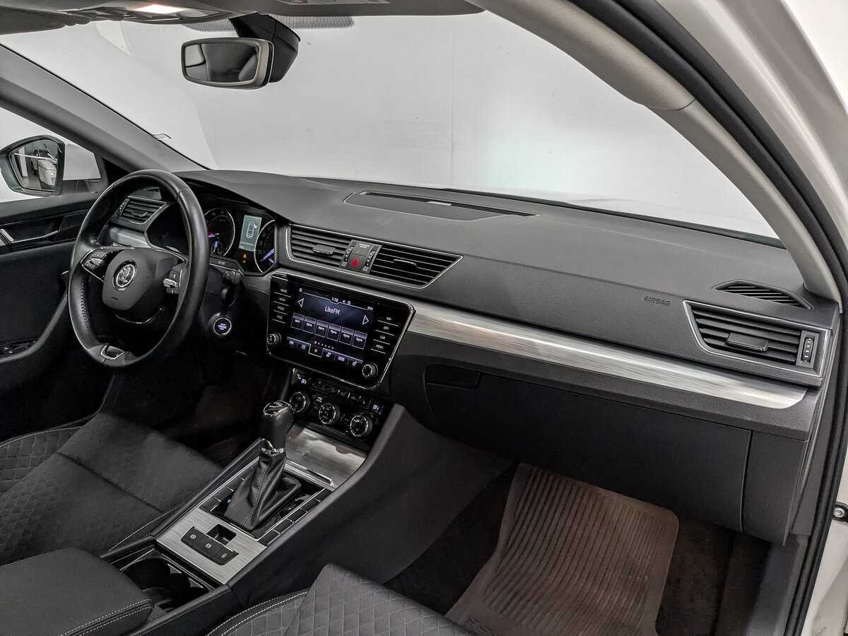 Skoda Superb, 2020 Фото №14