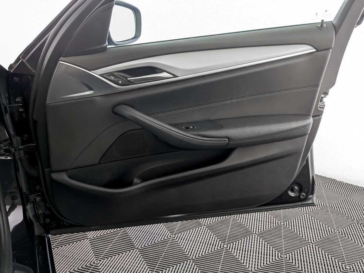 BMW 5 серии 520i, 2018 Фото №20