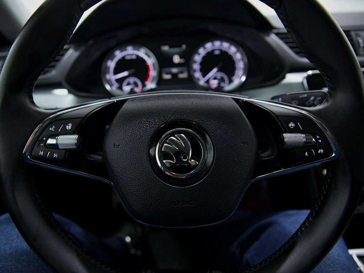 Skoda Superb, 2021 Фото №8