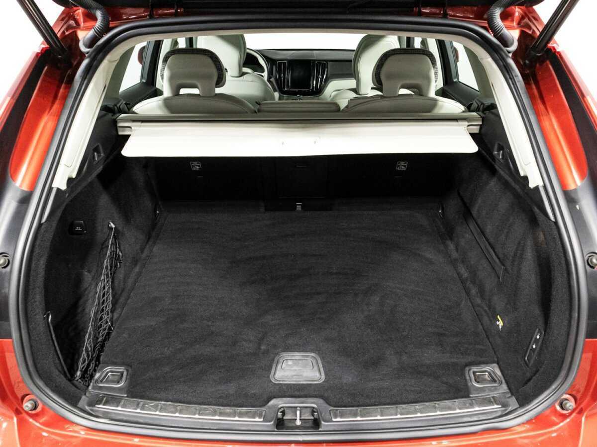 Volvo XC60, 2019 Фото №15