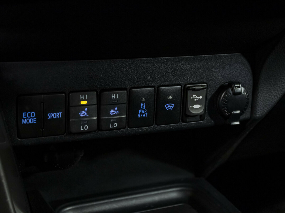 Toyota RAV4 IV (XA40) Рестайлинг, 2017 Фото №15