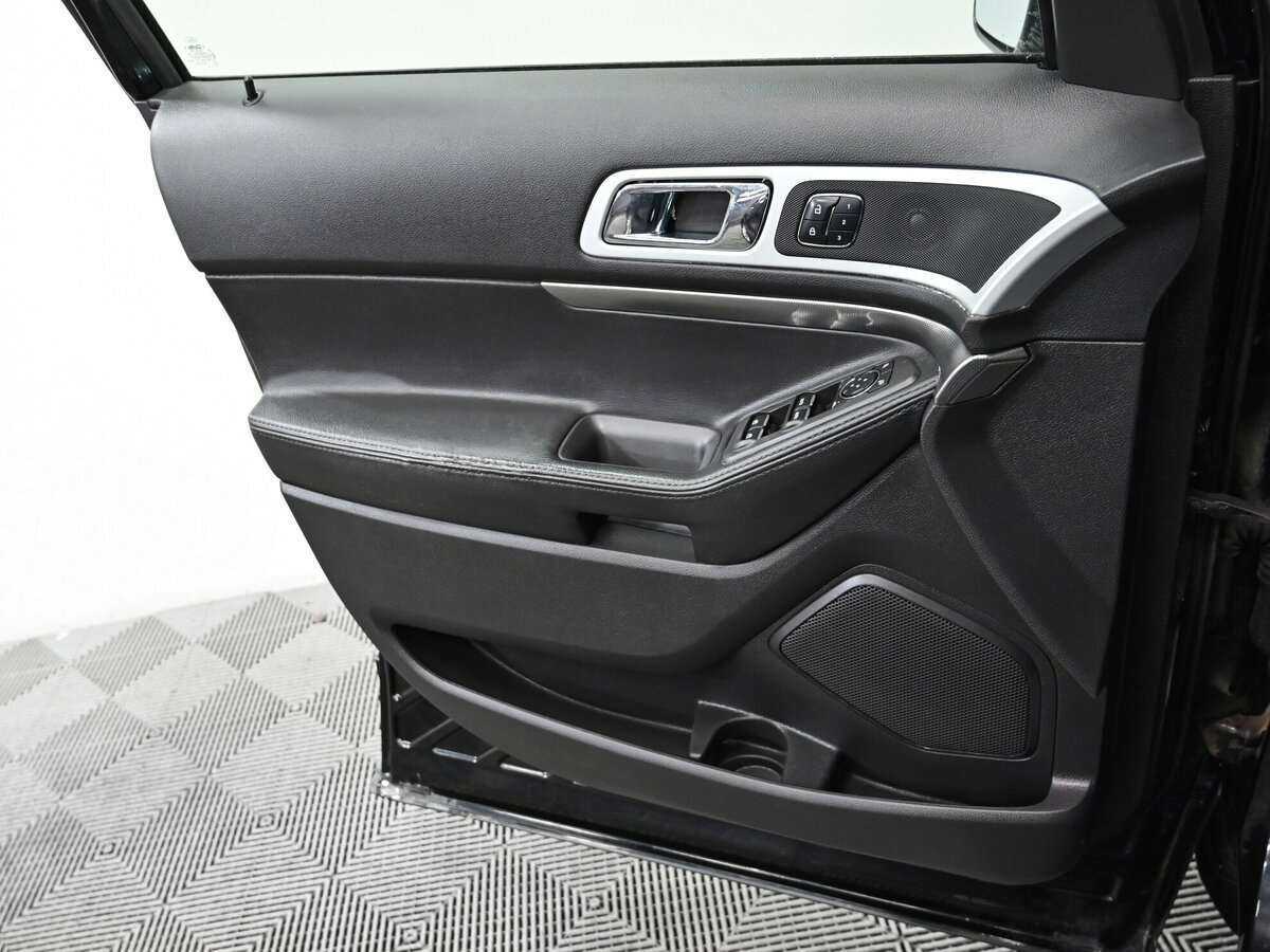 Ford Explorer Sport, 2015 Фото №8