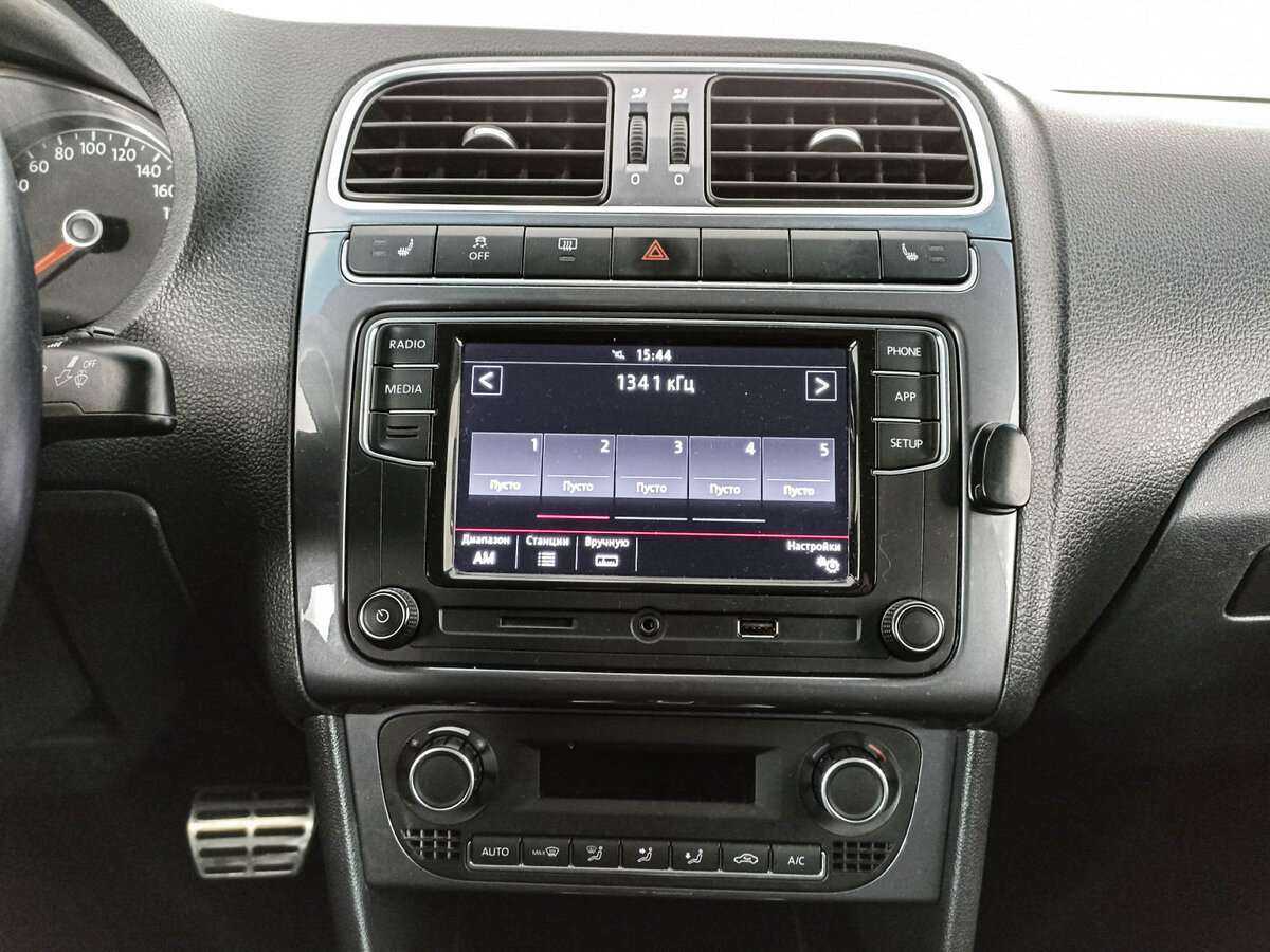 Volkswagen Polo, 2018 Фото №12