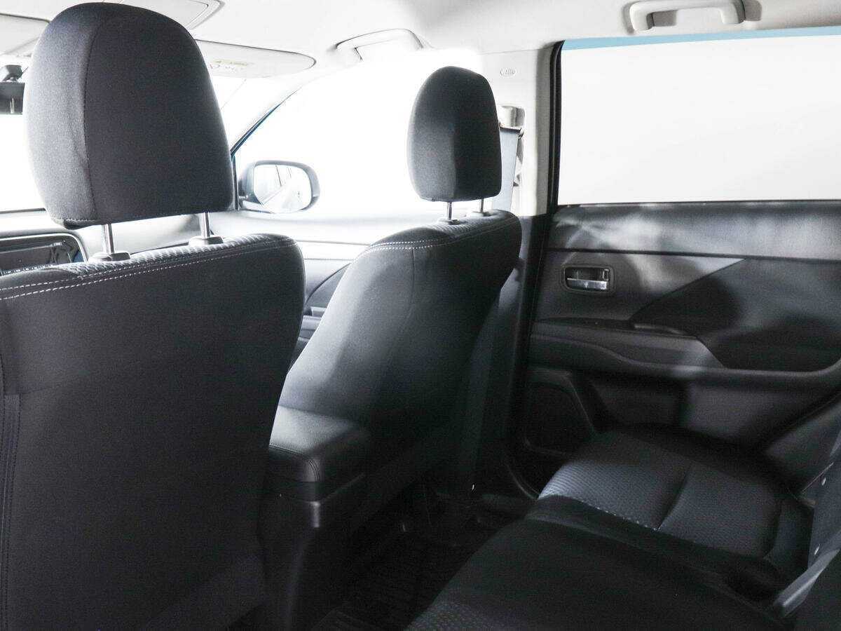 Mitsubishi Outlander, 2016 Фото №12