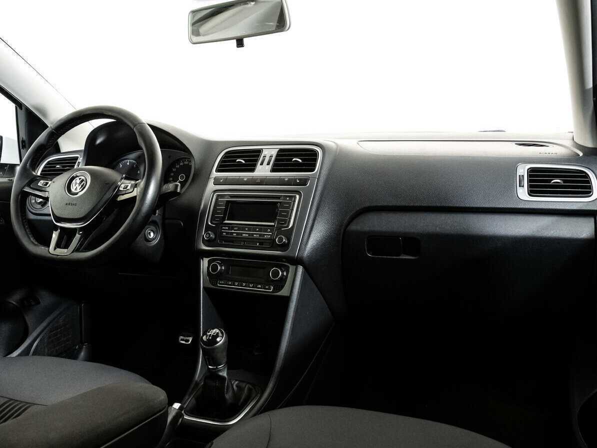 Volkswagen Polo, 2016 Фото №9