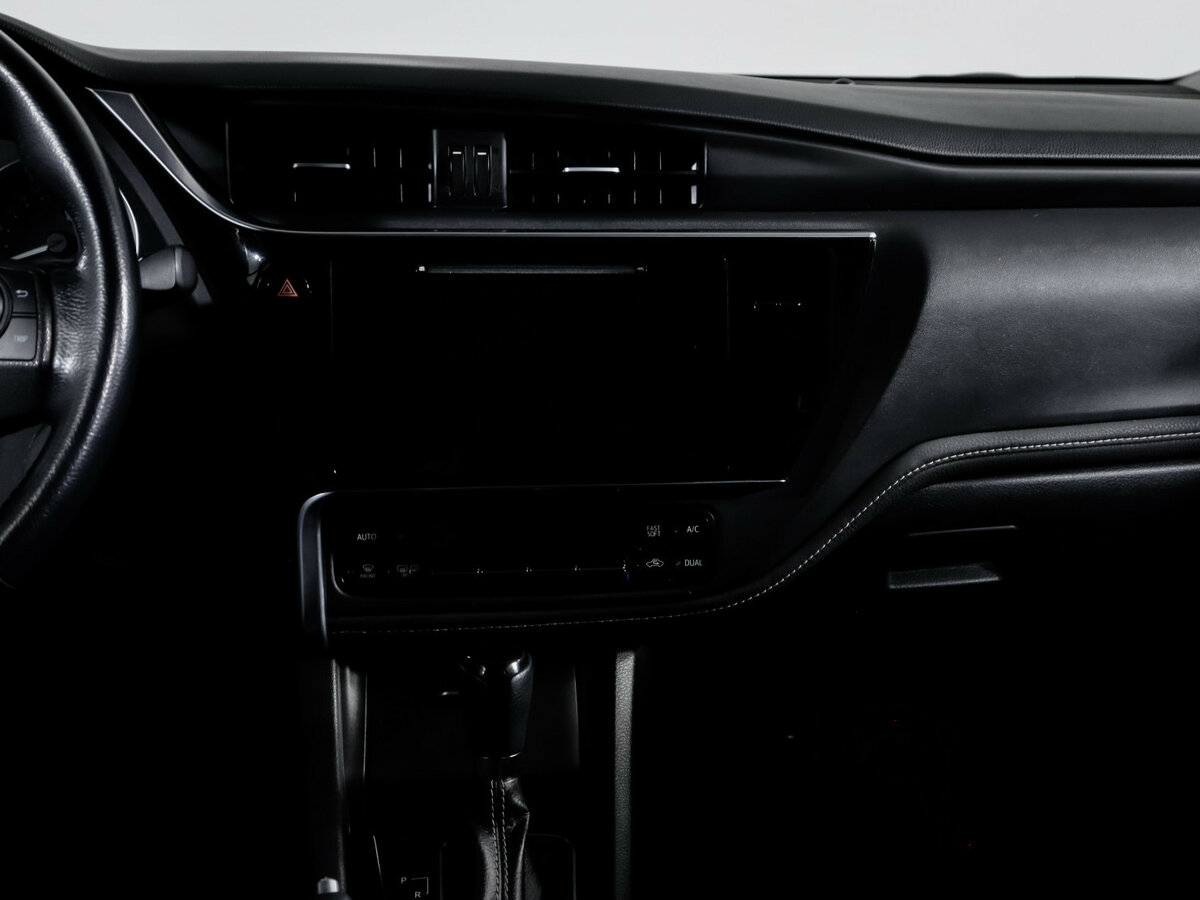 Toyota Corolla XI (E160, E170, E180) Рестайлинг 1, 2017 Фото №11