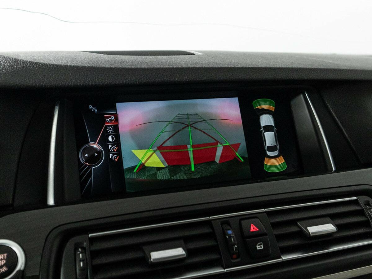 BMW 5 серии 530d xDrive, 2016 Фото №21