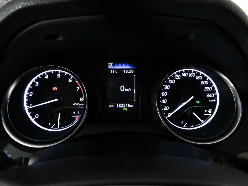 Toyota Camry, 2021 Фото №12