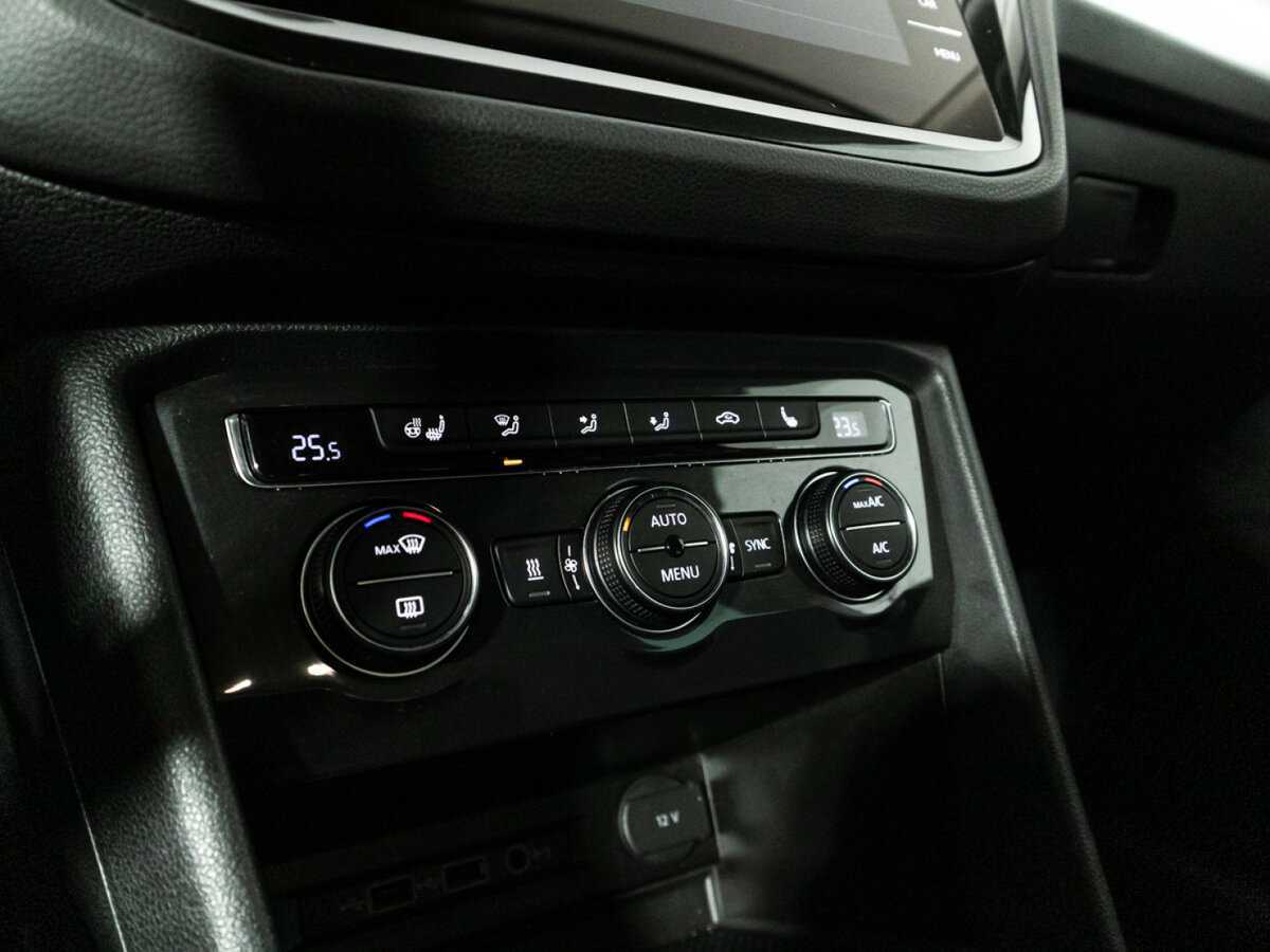 Volkswagen Tiguan, 2019 Фото №15