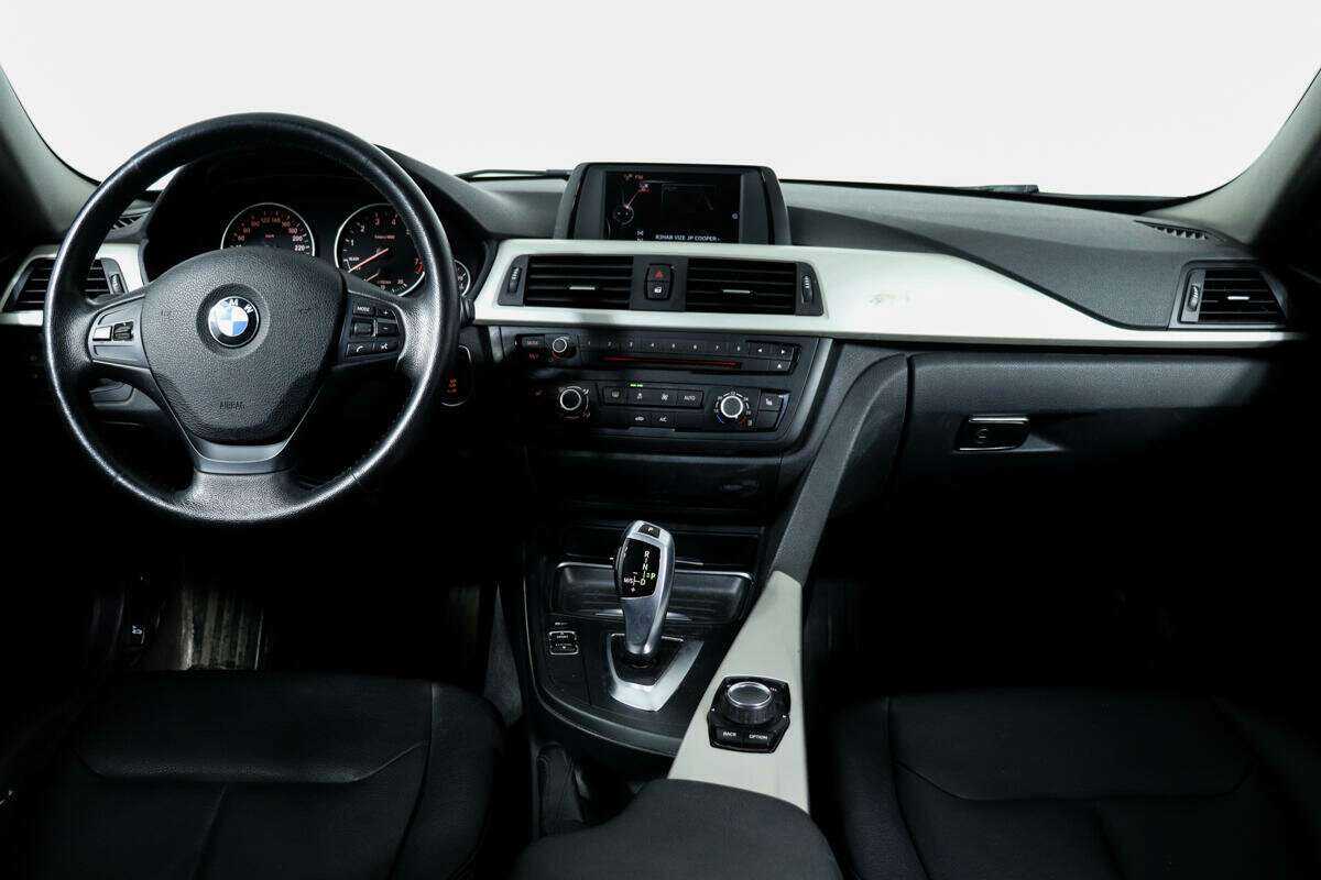 BMW 3 серии 320i, 2015 Фото №10