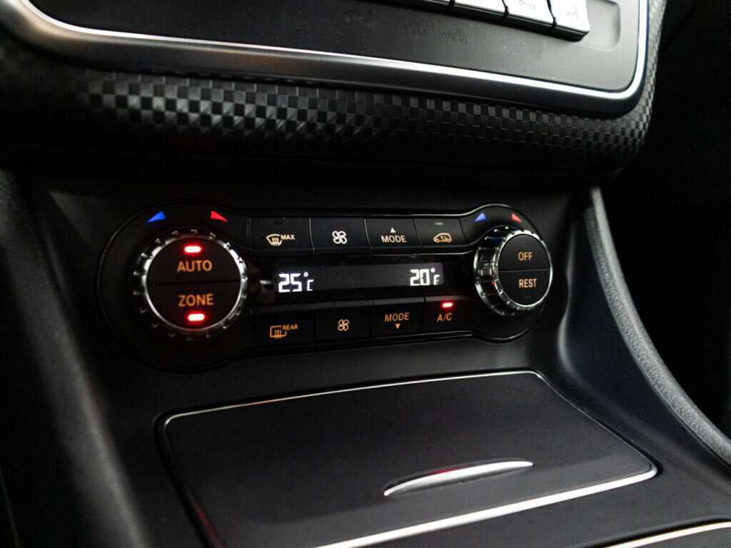 Mercedes-Benz A-Класс 180, 2016 Фото №15