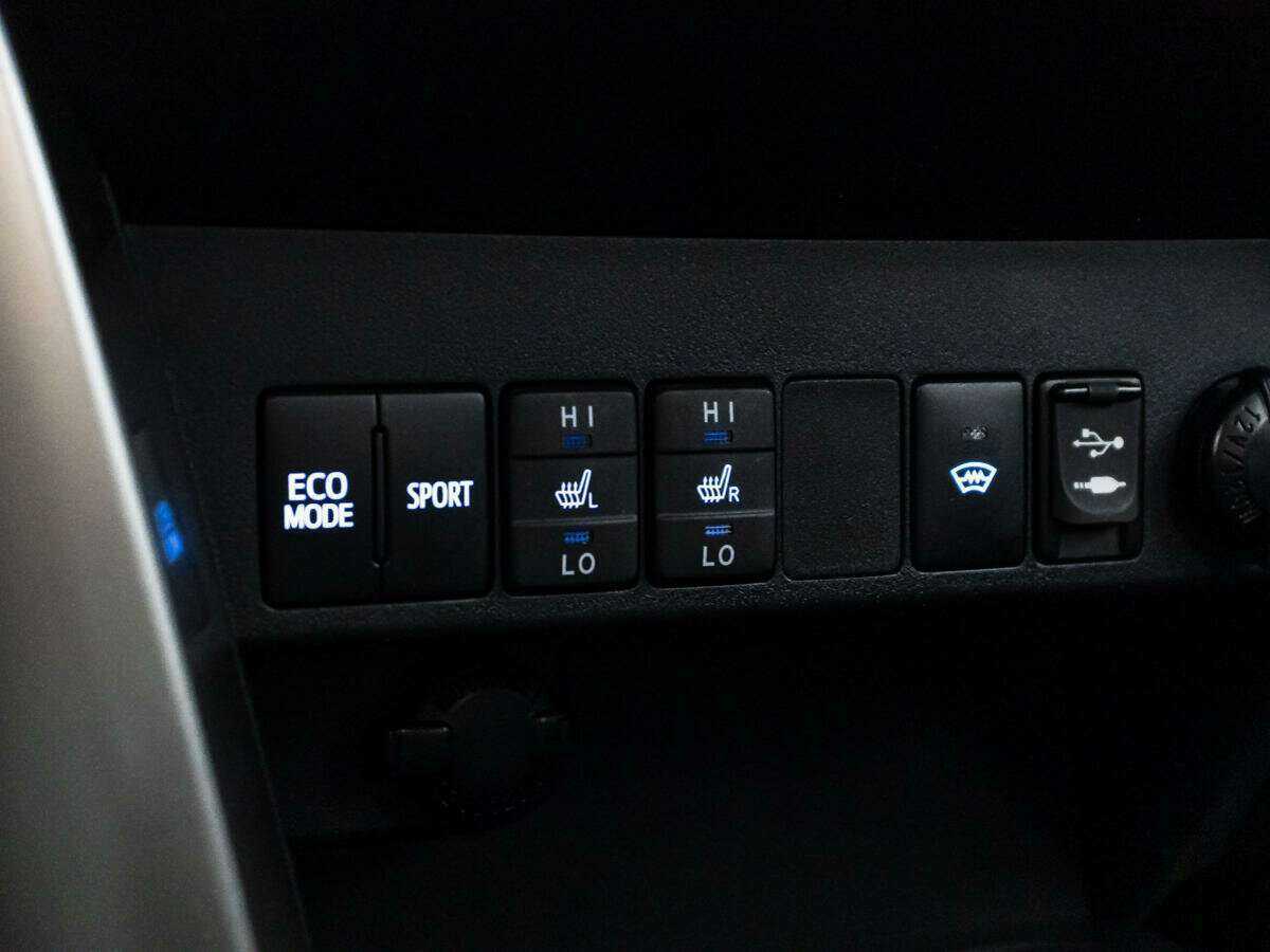 Toyota RAV4, 2018 Фото №18