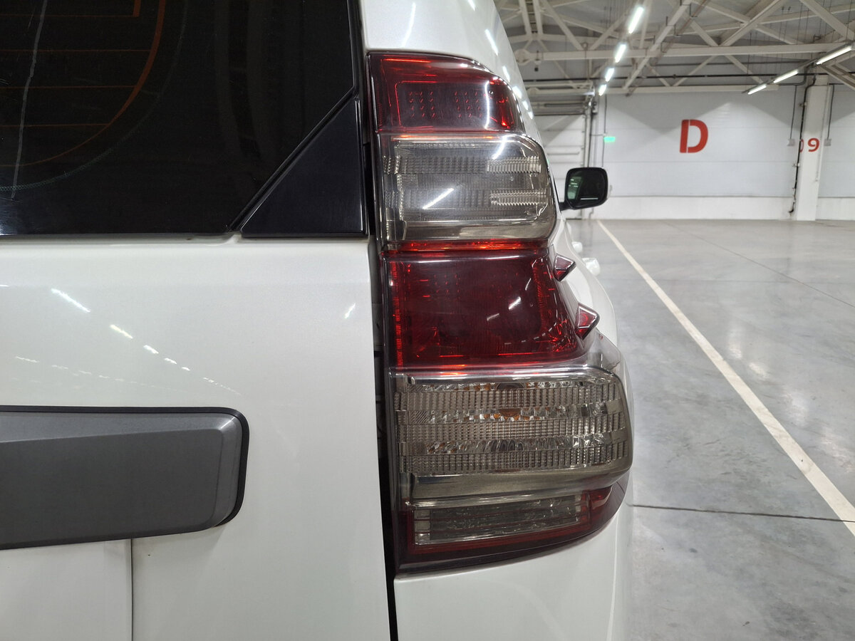 Toyota Land Cruiser Prado 150 Series Рестайлинг 1, 2014 Фото №6