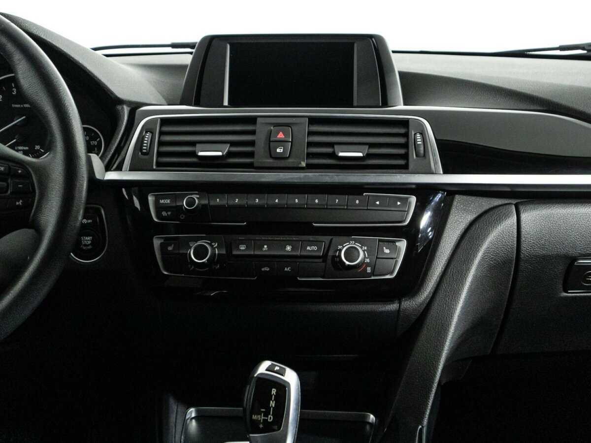 BMW 3 серии 320i xDrive, 2018 Фото №14