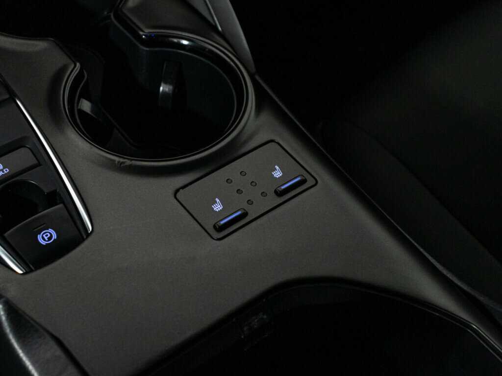 Toyota Camry, 2021 Фото №18