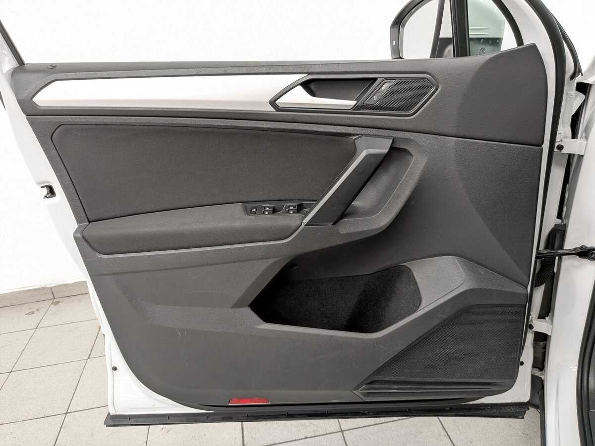 Volkswagen Tiguan, 2021 Фото №19