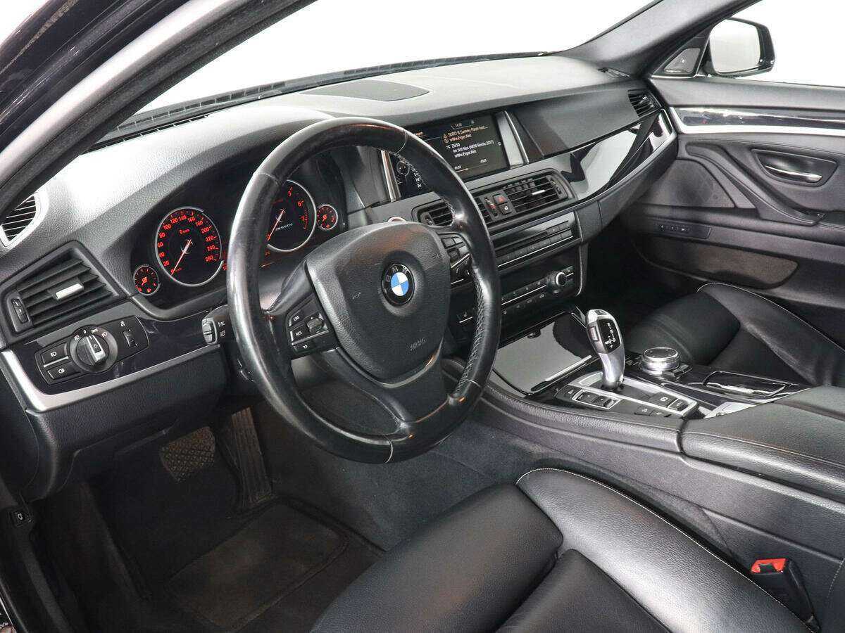 BMW 5 серии 528i xDrive, 2016 Фото №8