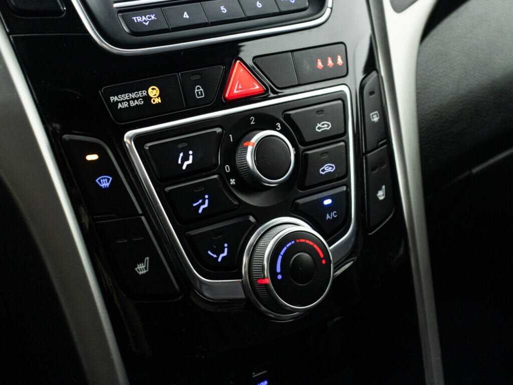 Hyundai i30, 2013 Фото №15