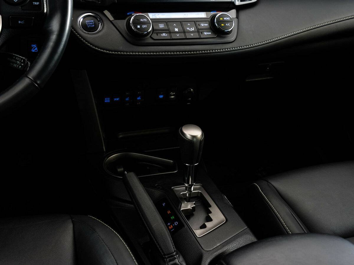 Toyota RAV4, 2019 Фото №12