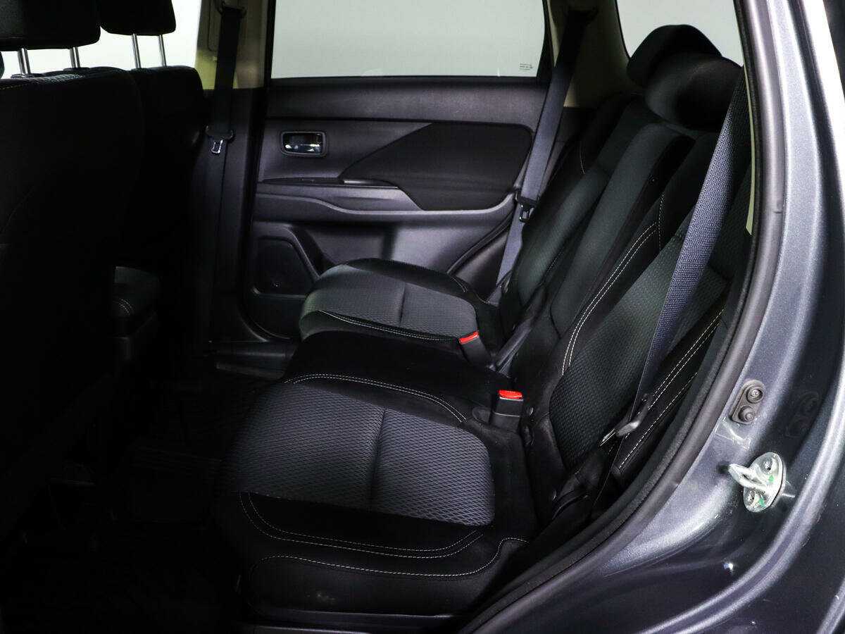 Mitsubishi Outlander, 2021 Фото №8