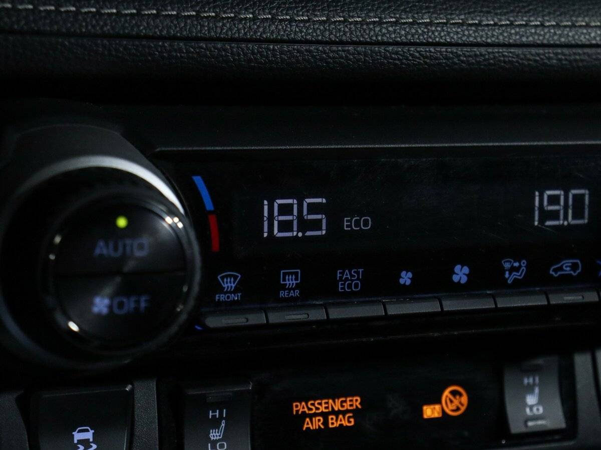 Toyota RAV4, 2020 Фото №23