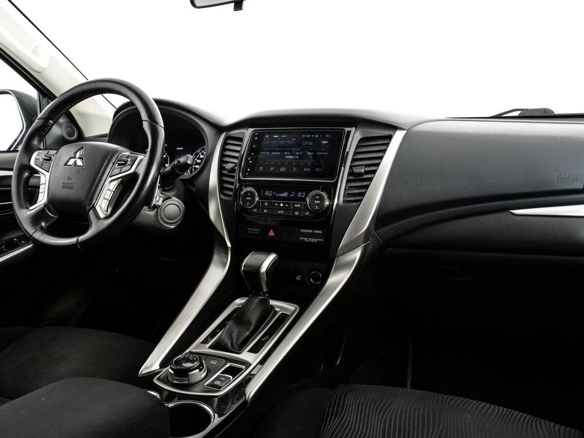 Mitsubishi Pajero Sport, 2017 Фото №9