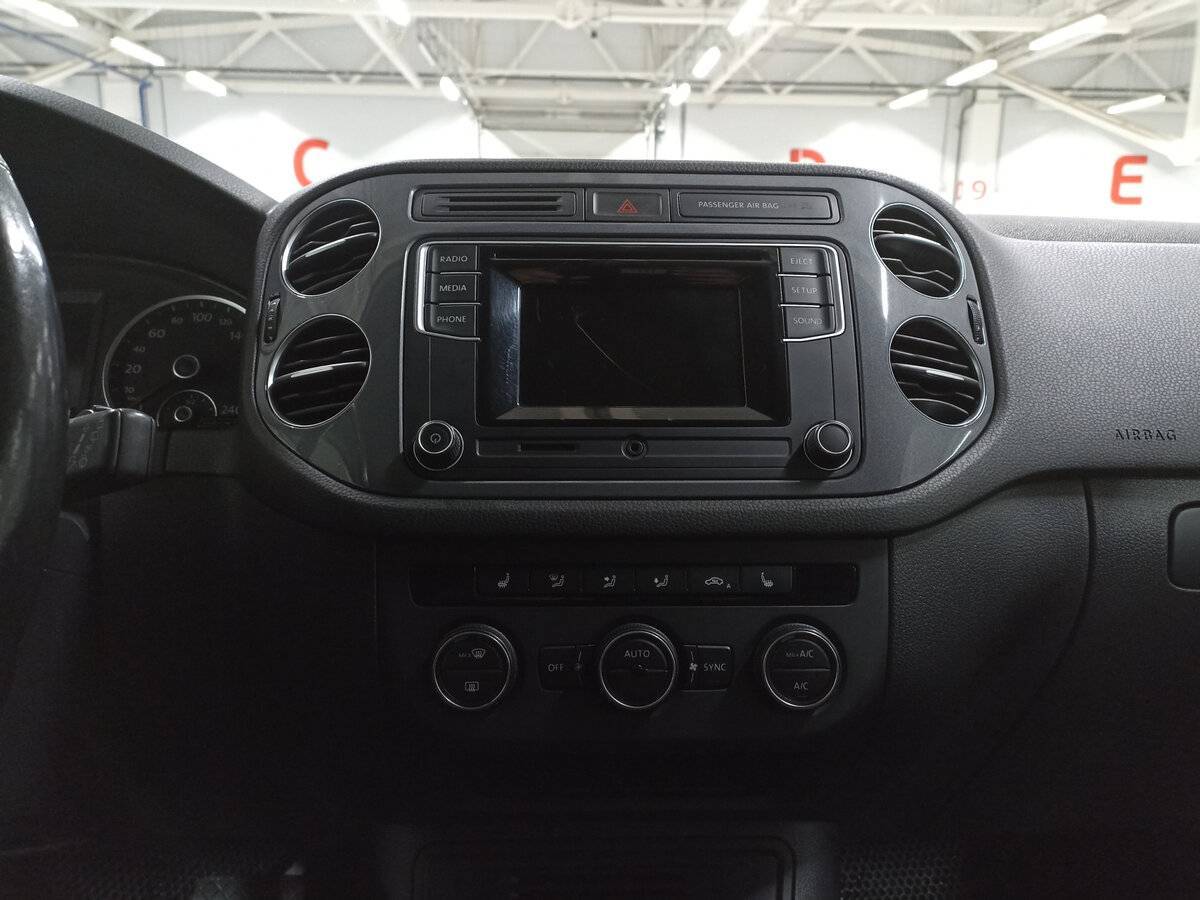 Volkswagen Tiguan, 2016 Фото №15