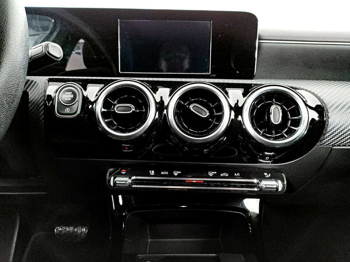 Mercedes-Benz A-Класс 200, 2018 Фото №13