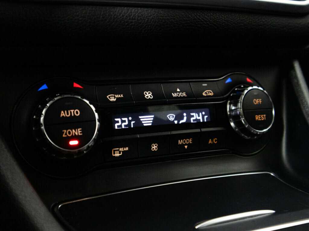 Mercedes-Benz CLA 200, 2017 Фото №15