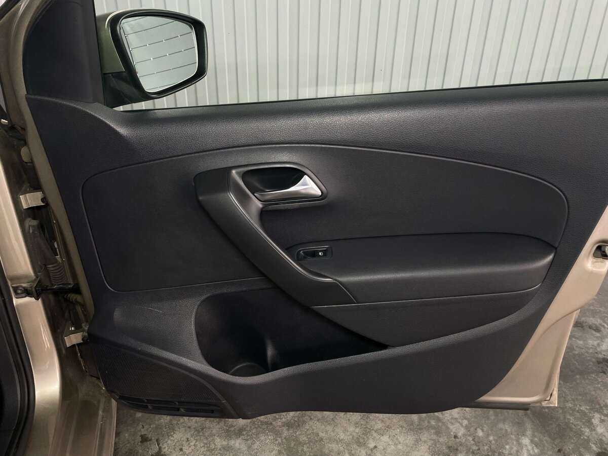 Volkswagen Polo, 2016 Фото №20