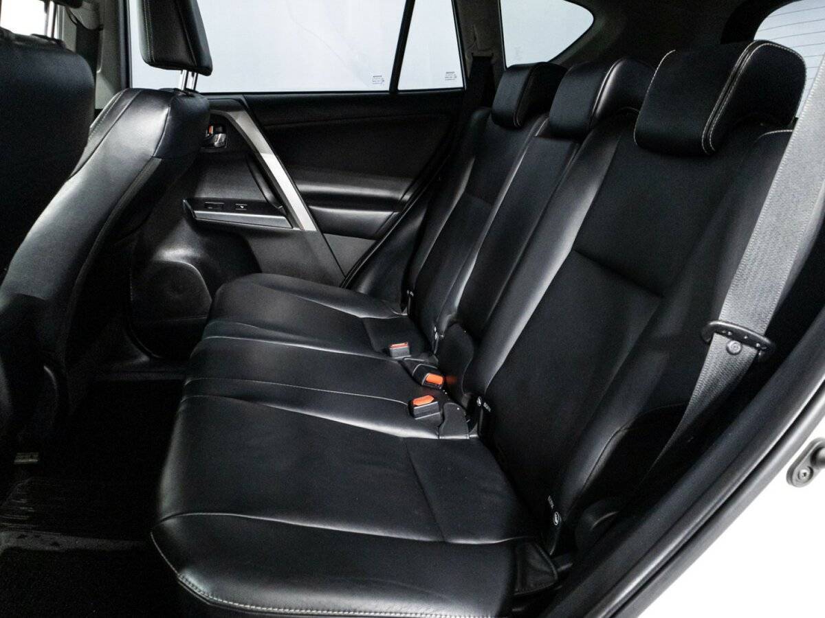 Toyota RAV4, 2018 Фото №10