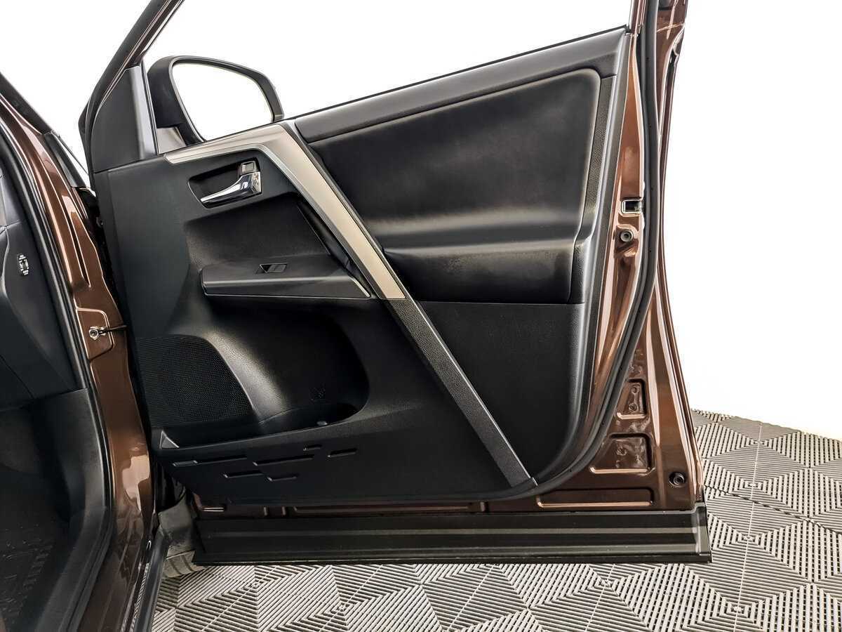 Toyota RAV4, 2017 Фото №25