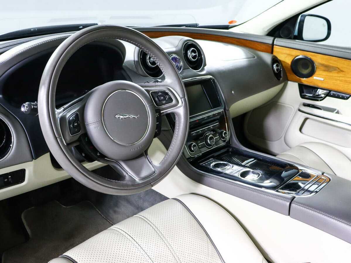 Jaguar XJ, 2012 Фото №12