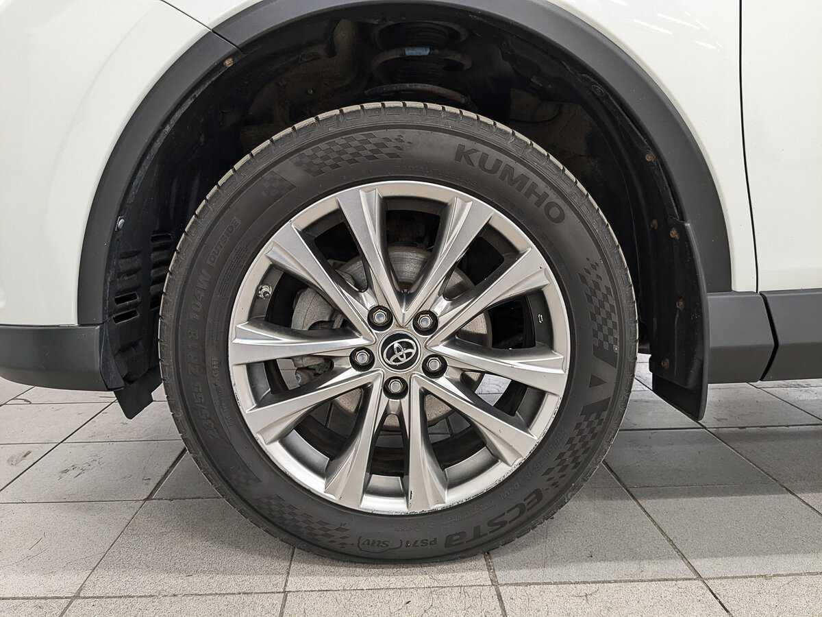 Toyota RAV4, 2017 Фото №12