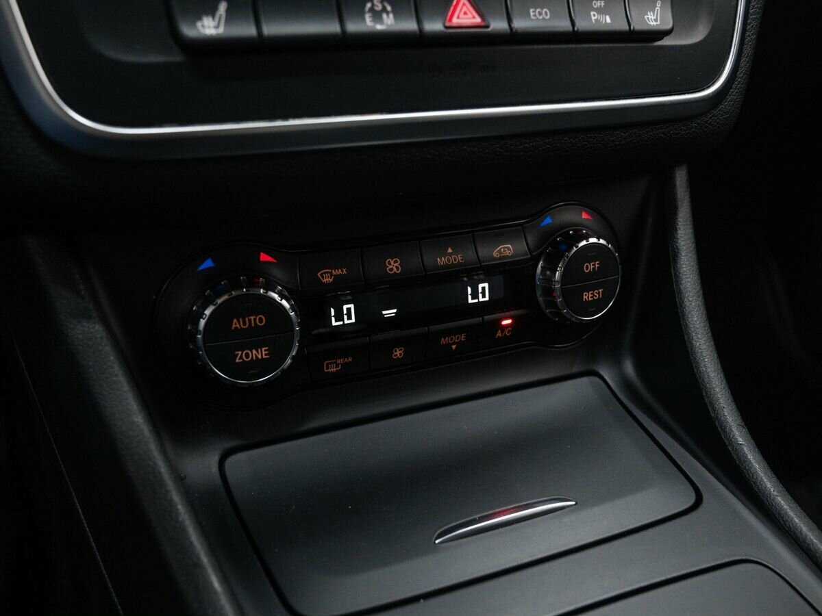 Mercedes-Benz CLA 250, 2014 Фото №17