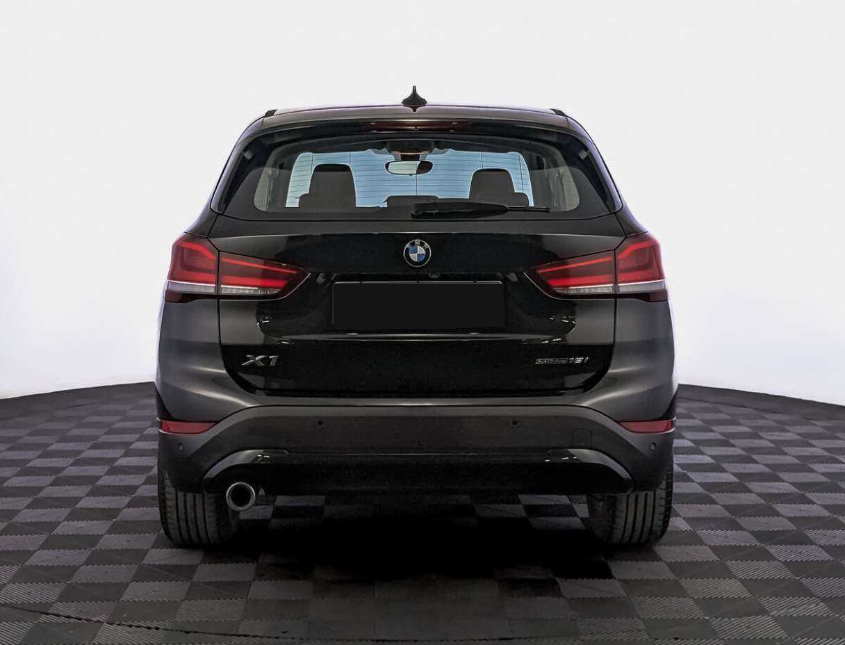 BMW X1 18i sDrive, 2021 Фото №6